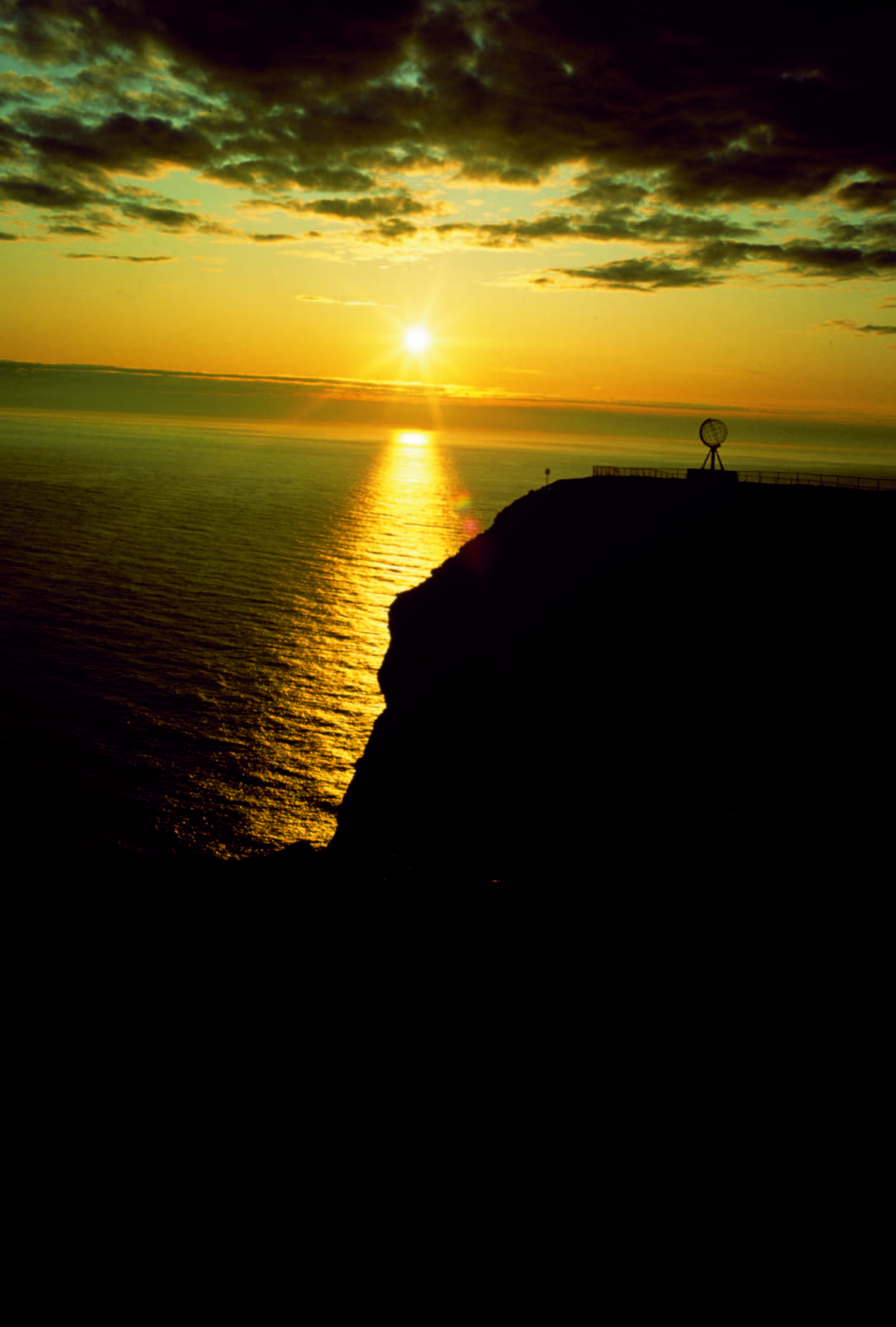 Nordkapp001-0001midnattsol