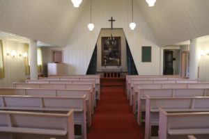 ba%cc%8atsfjord-hamningberg-kirke1